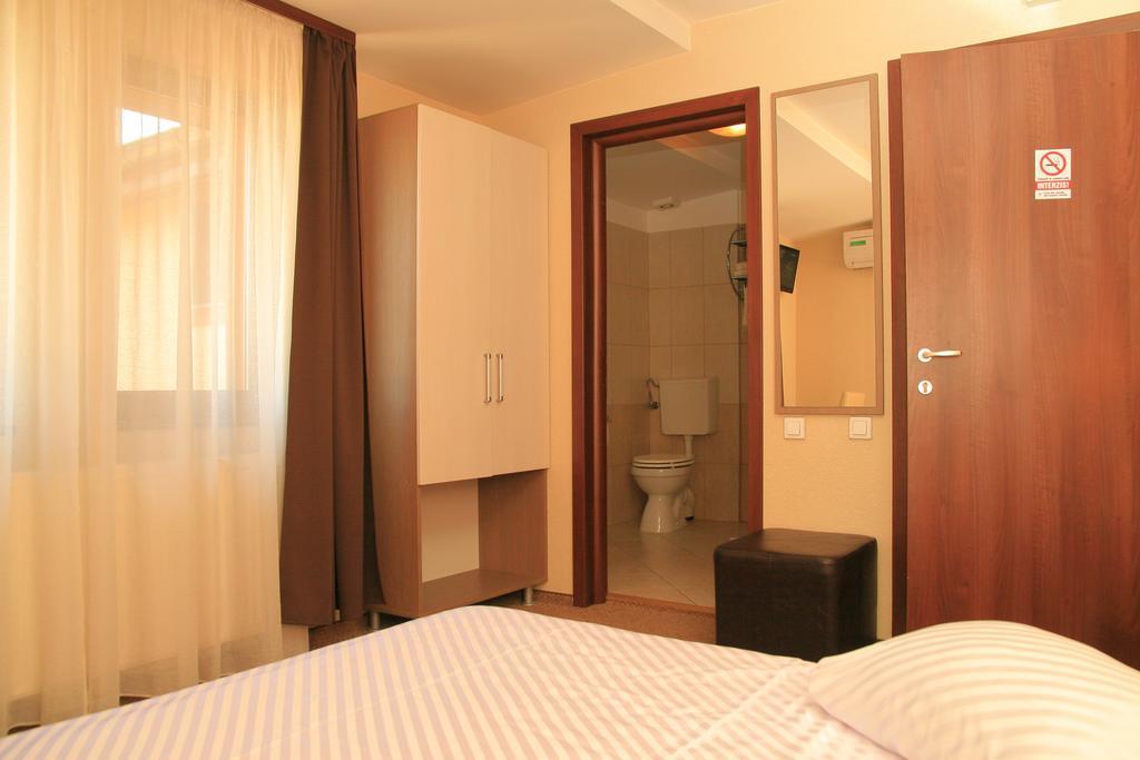 Pension Cleopatra Targu Mures Ngoại thất bức ảnh
