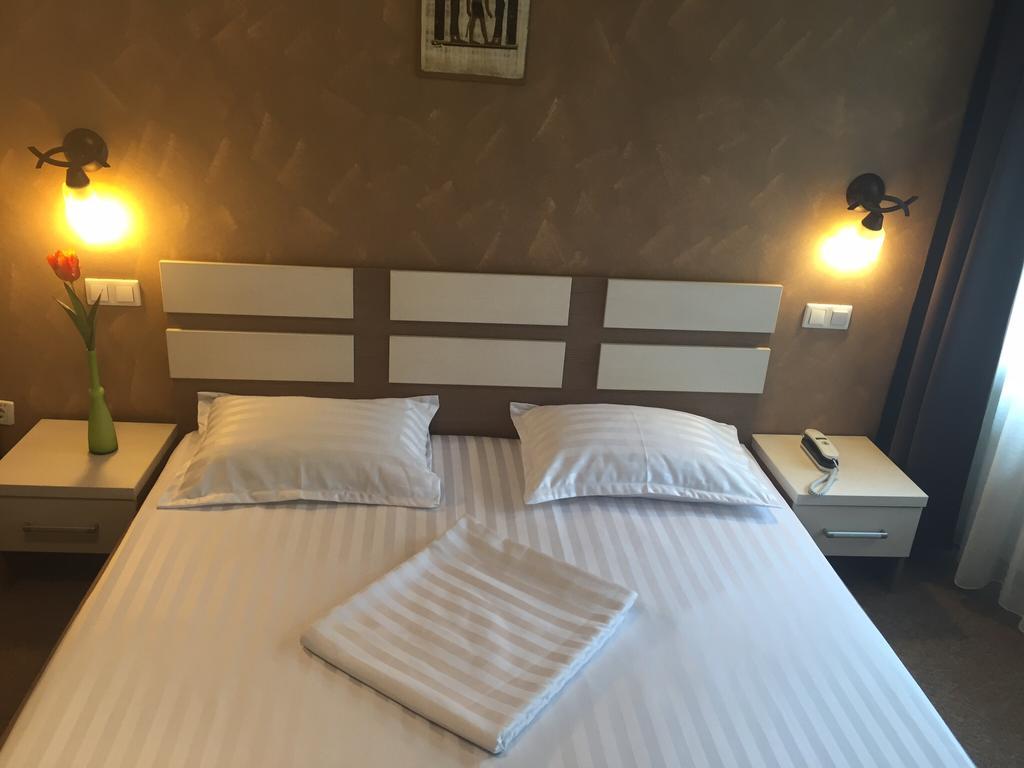 Pension Cleopatra Targu Mures Ngoại thất bức ảnh